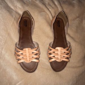 Tan flats